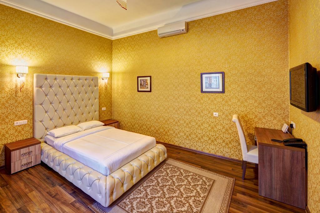 Lviv Apartments Room photo
