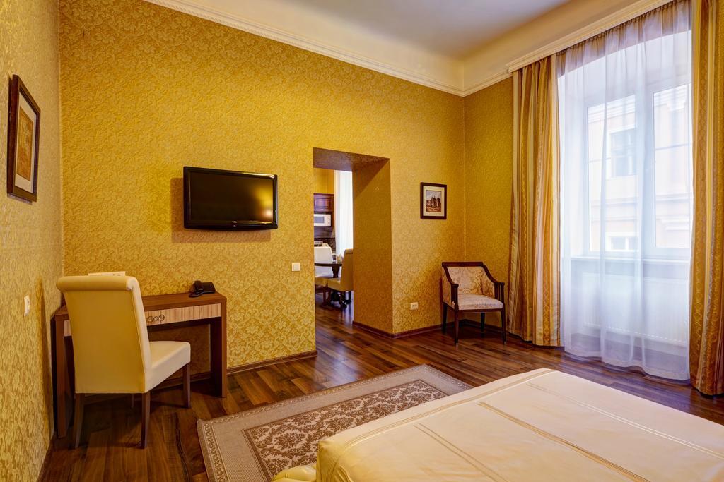 Lviv Apartments Room photo